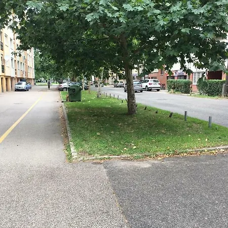 Igenyes Lakas * Szeged