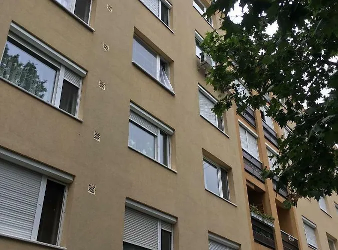 Igenyes Lakas Apartment